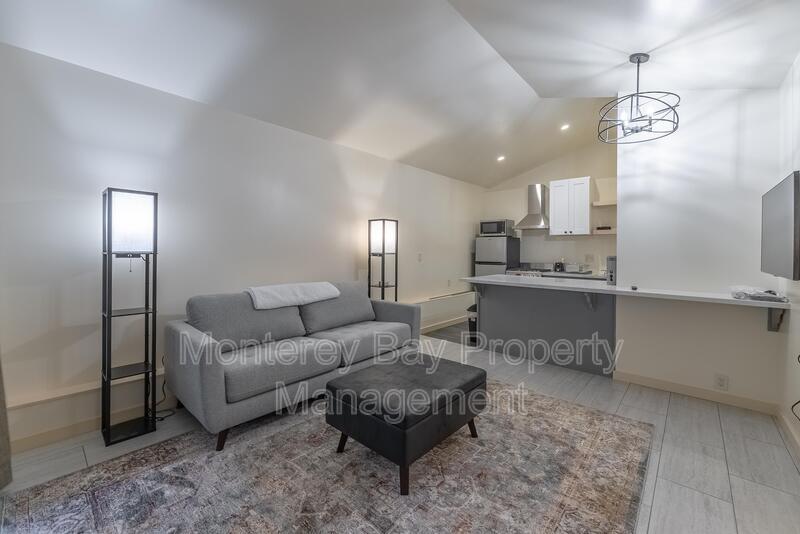 543 Foam St. property image