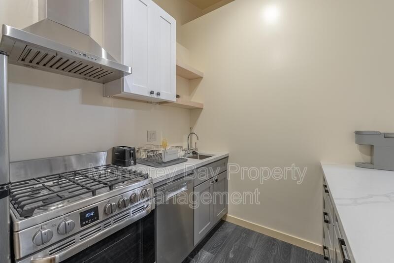 543 Foam St. property image