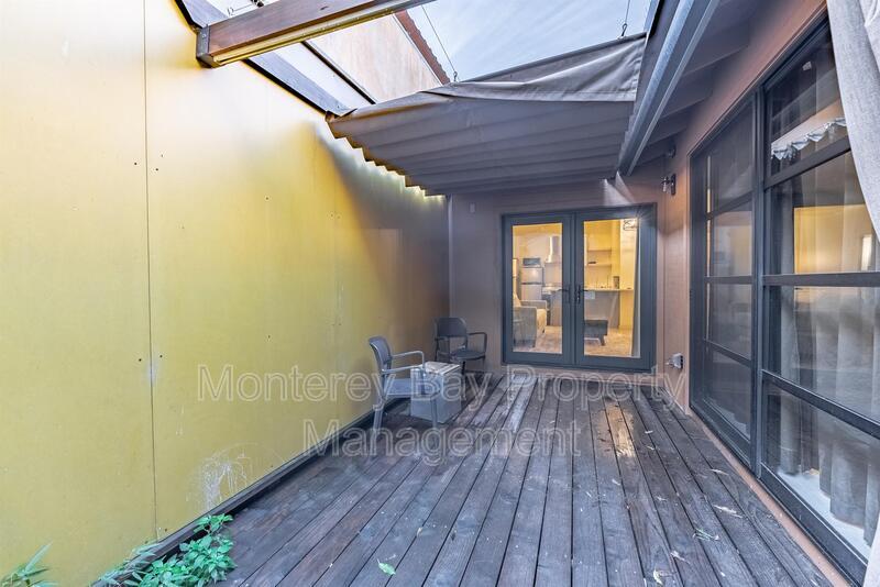 543 Foam St. property image