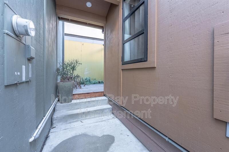 543 Foam St. property image