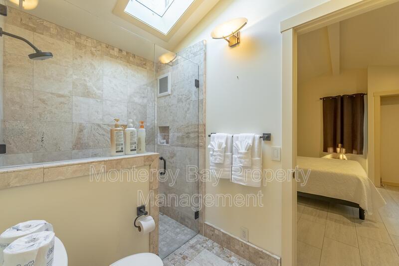 543 Foam St. property image