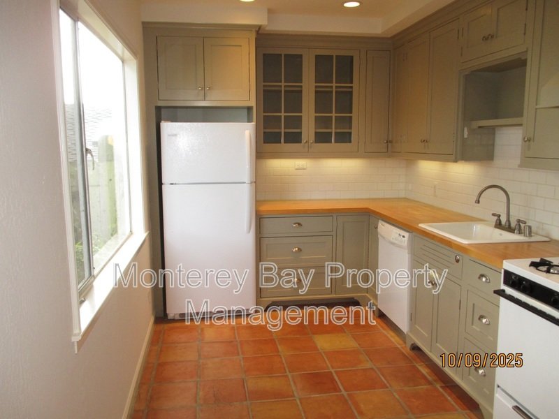 1038 Bayview Avenue Unit B property image