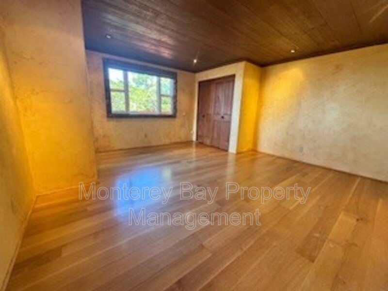 24750 Lower Trail property image