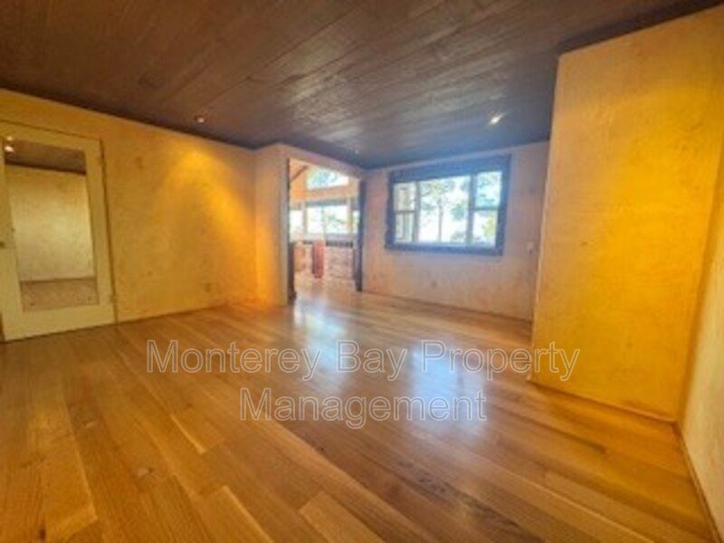 24750 Lower Trail property image