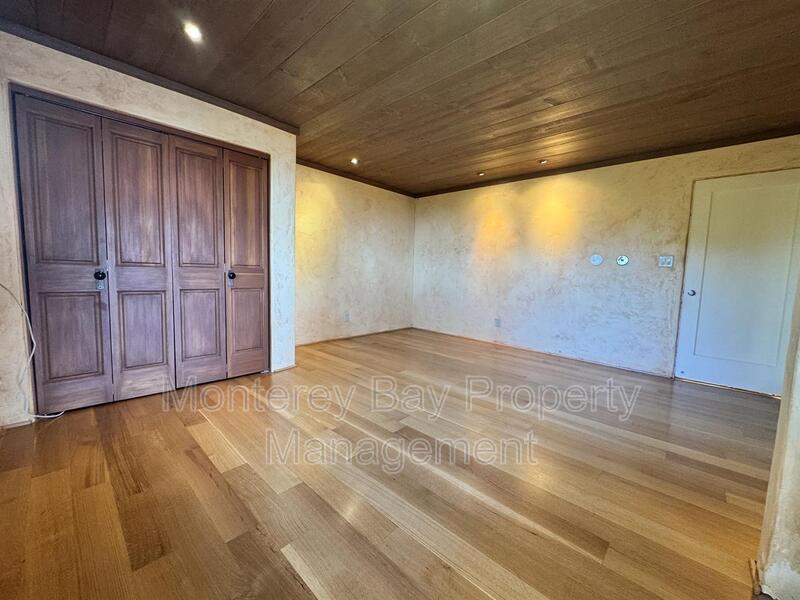 24750 Lower Trail property image