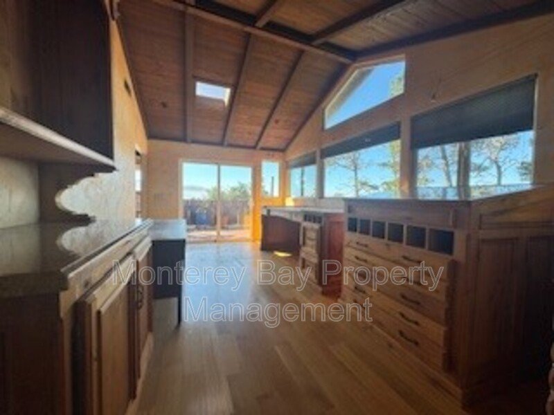24750 Lower Trail property image