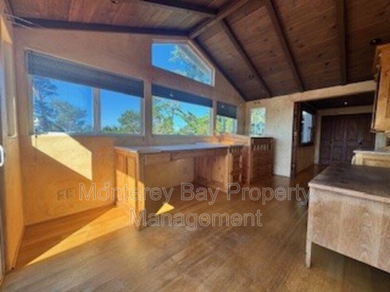 24750 Lower Trail property image