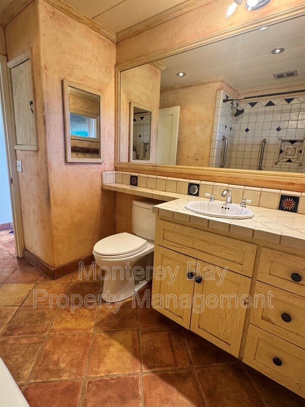 24750 Lower Trail property image