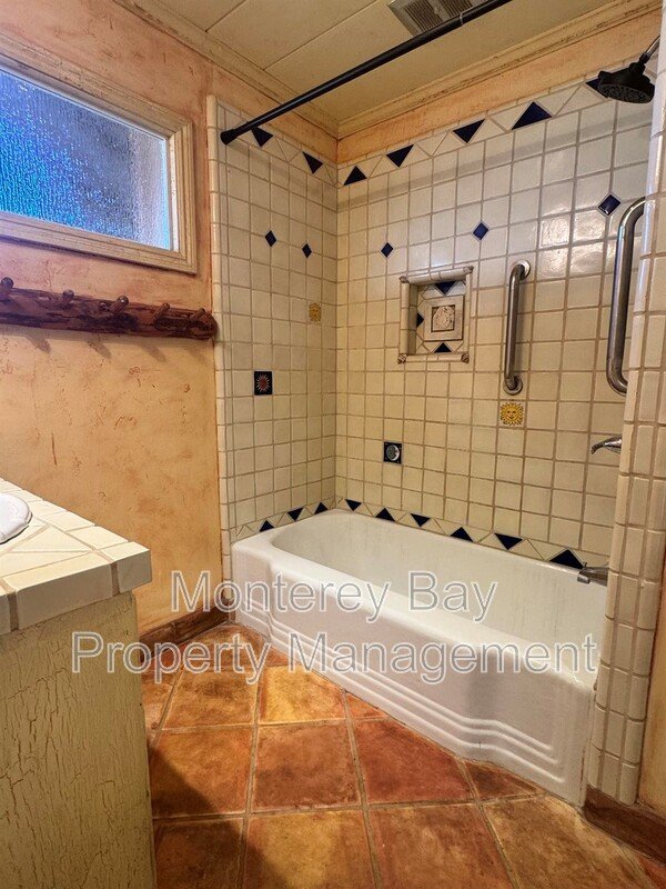 24750 Lower Trail property image