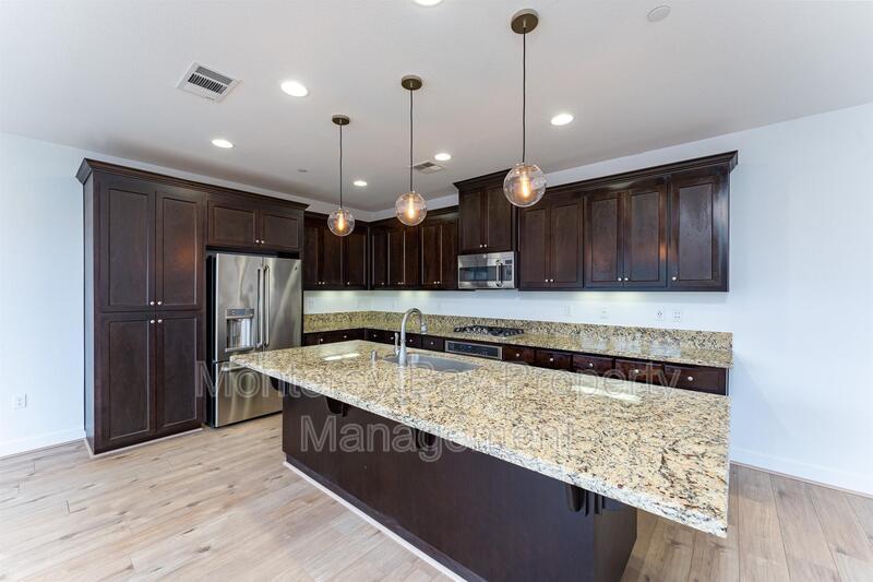 250 Boardwalk Ave property image