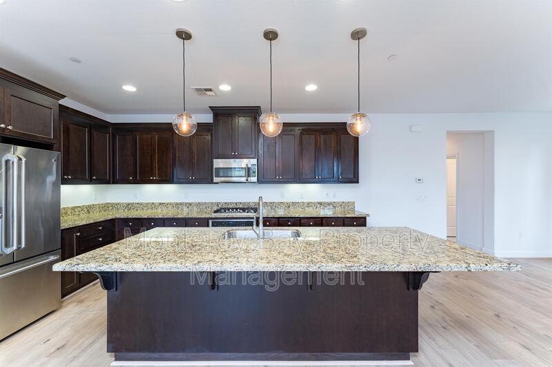 250 Boardwalk Ave property image