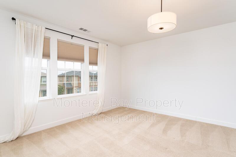 250 Boardwalk Ave property image