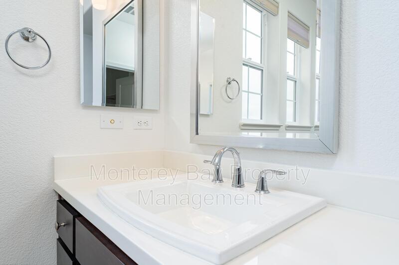 250 Boardwalk Ave property image