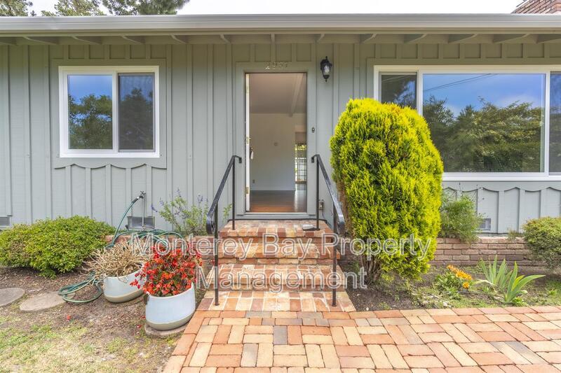 2937 Lupin Lane property image