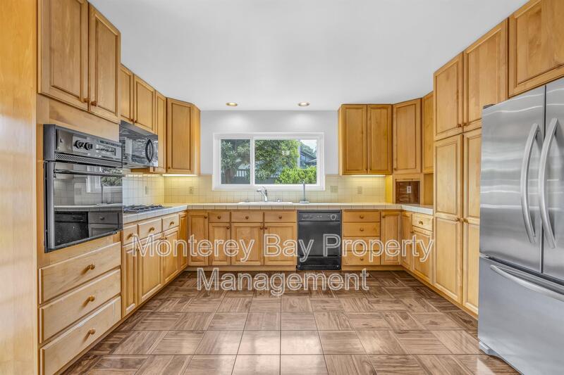 2937 Lupin Lane property image