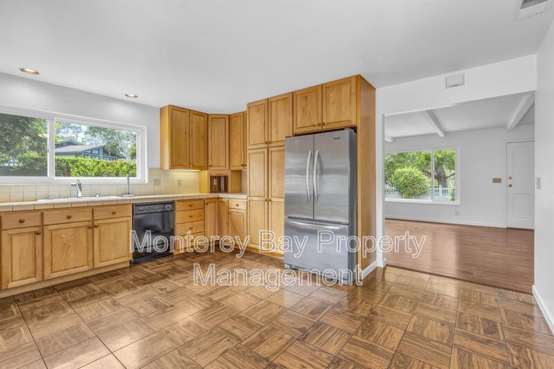 2937 Lupin Lane property image