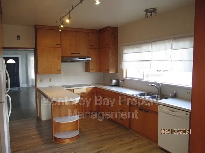 650 Hawthorne Street property image