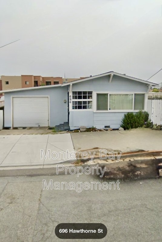 696 Hawthorne Street property image