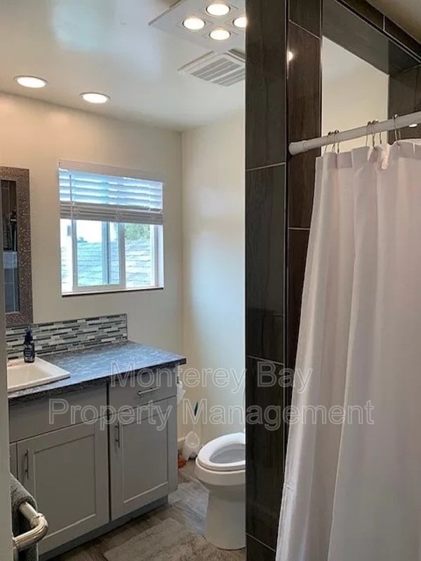 650 Spencer Street property image