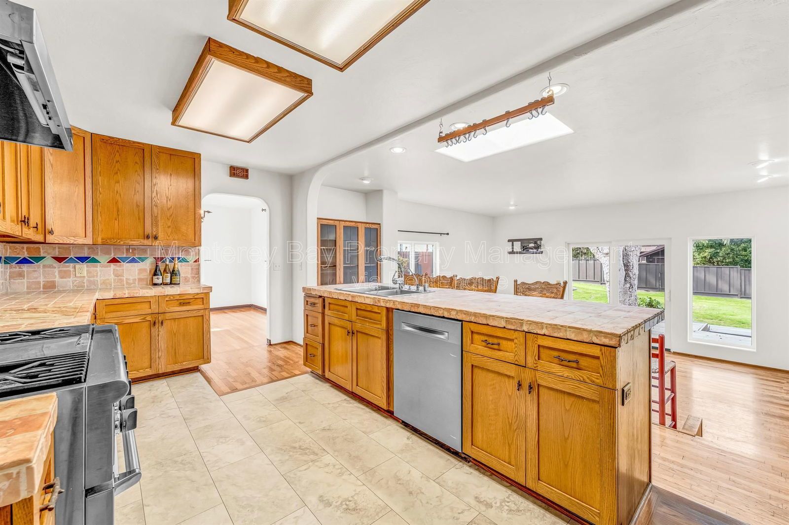 940 14 0% property image