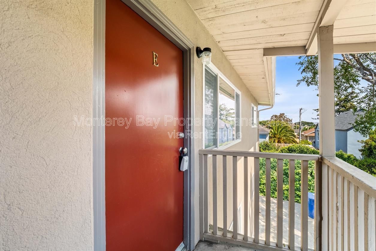 Apt E property image