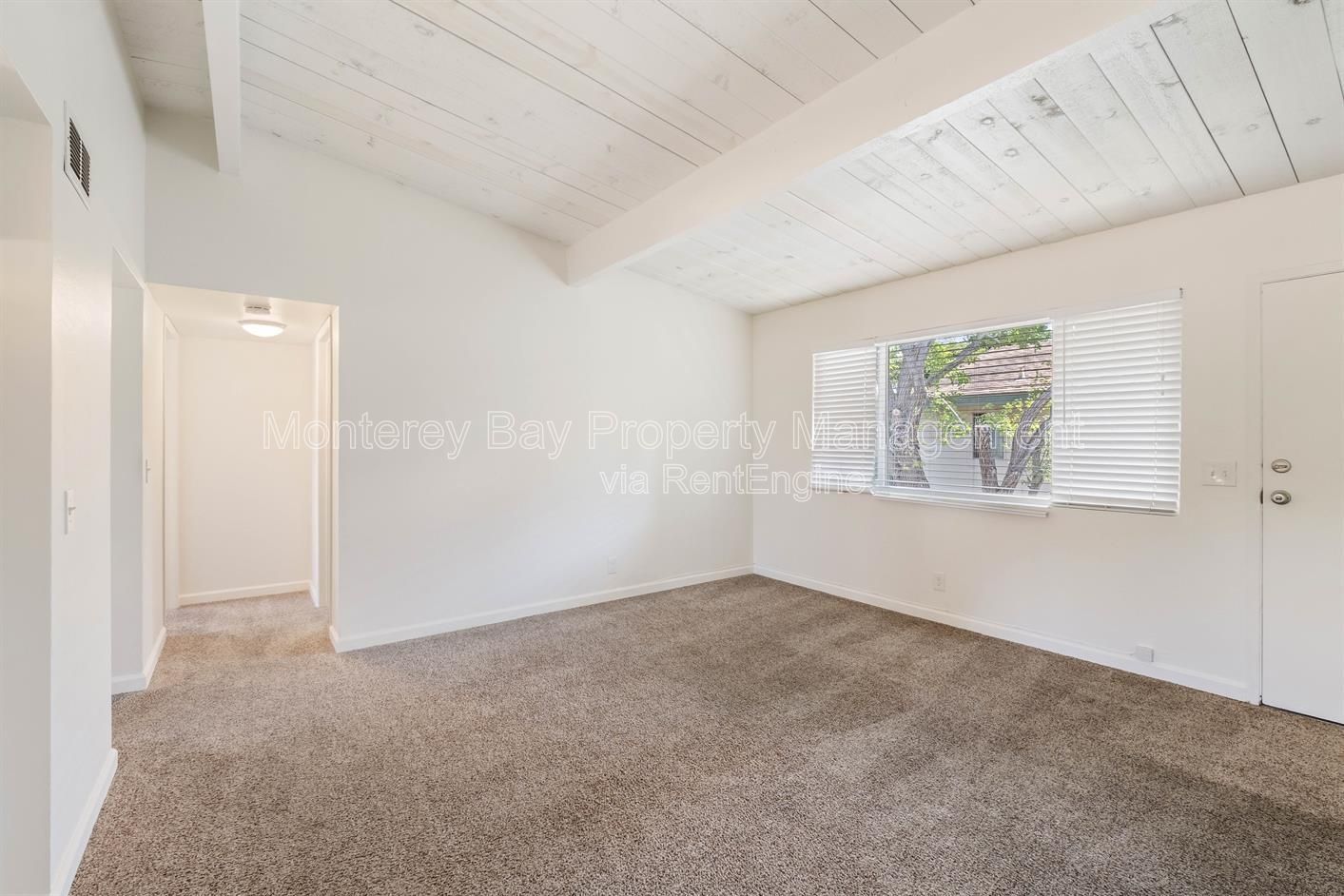 Apt E property image