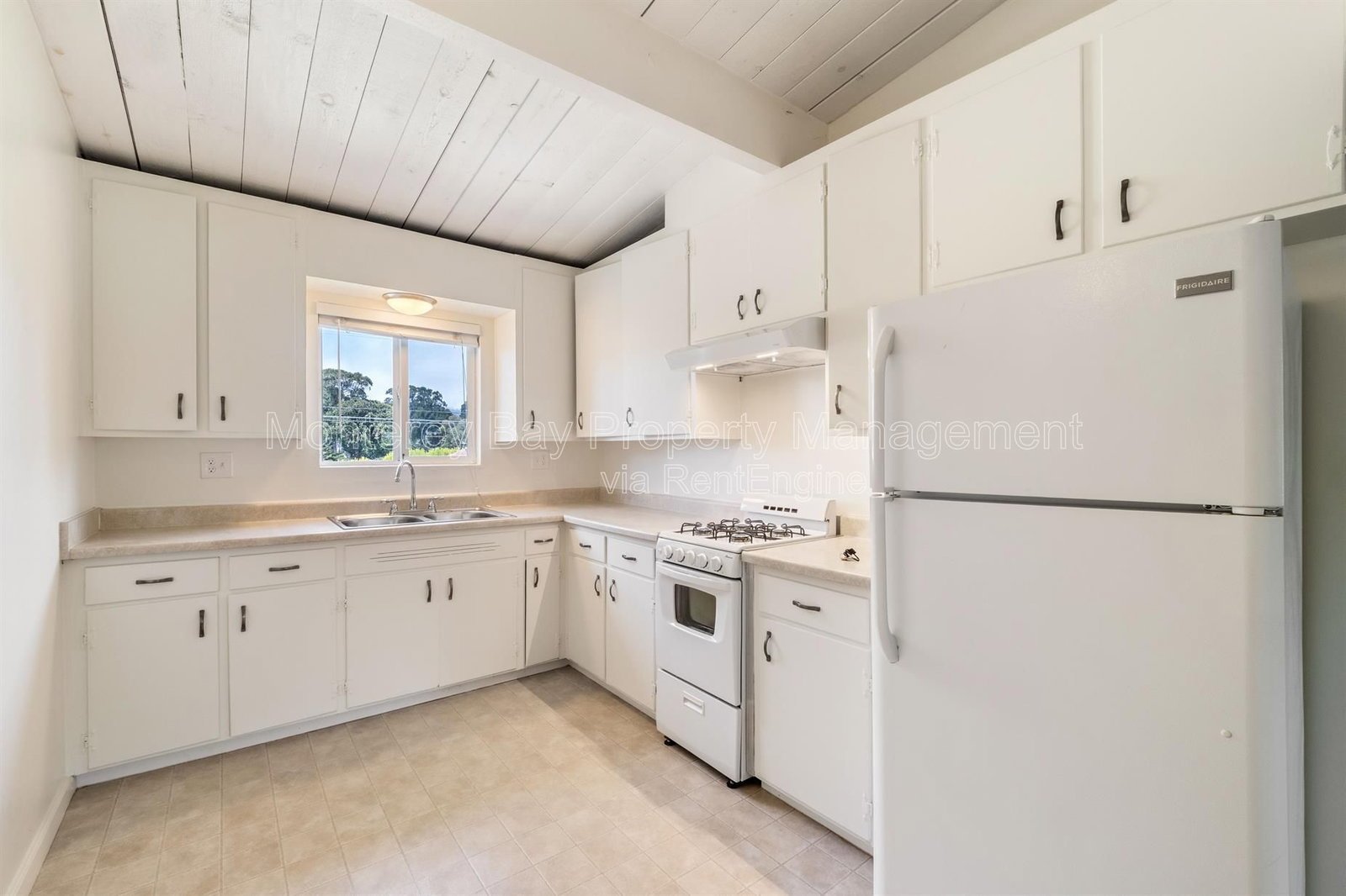 Apt E property image