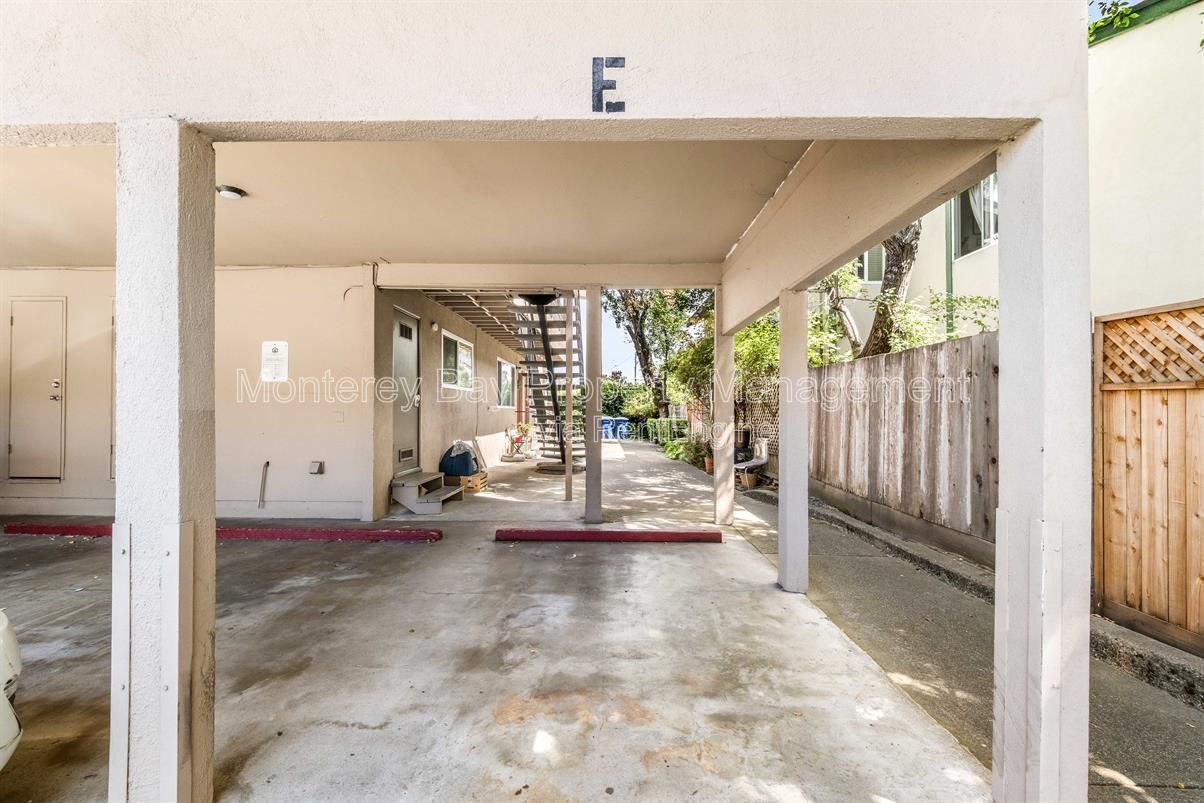 Apt E property image