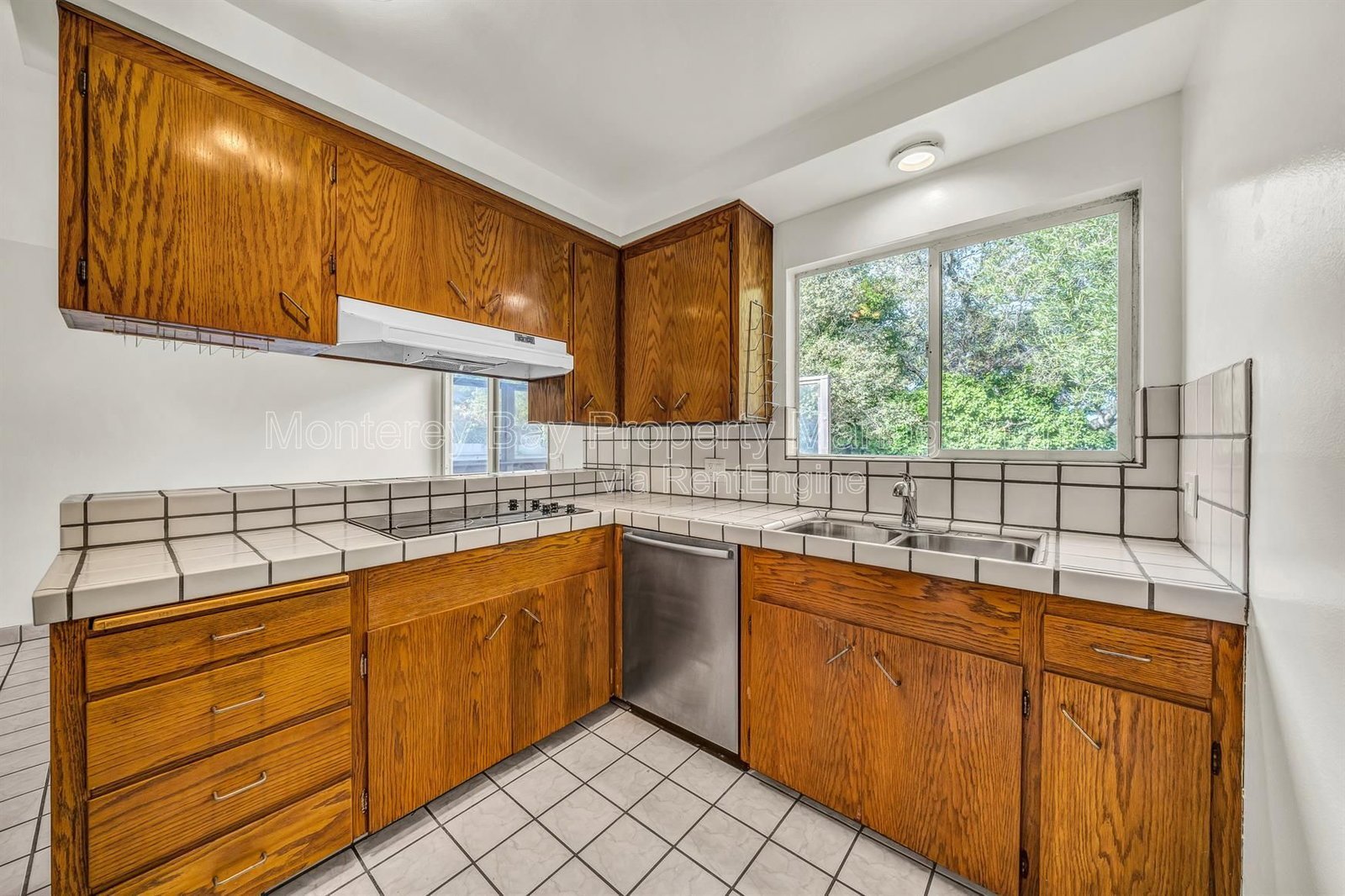 2100 David 0% property image