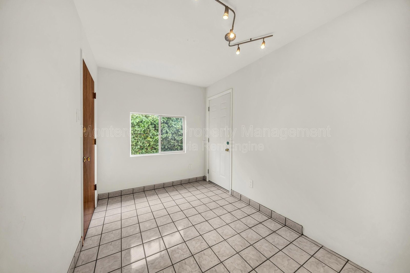 2100 David 0% property image