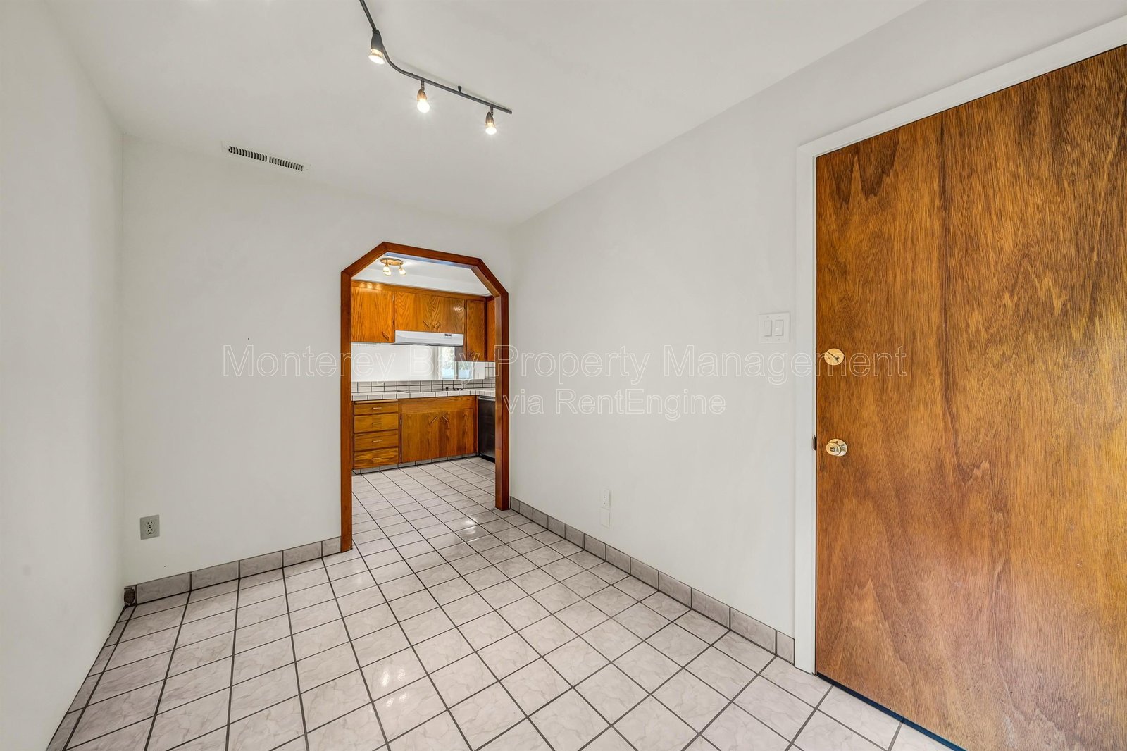 2100 David 0% property image
