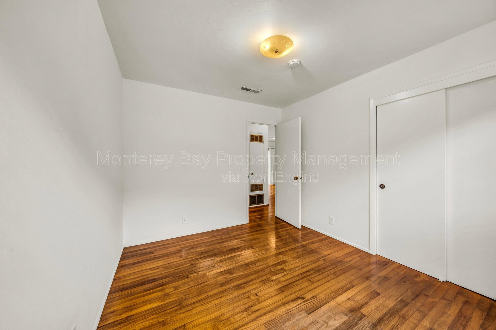 2100 David 0% property image