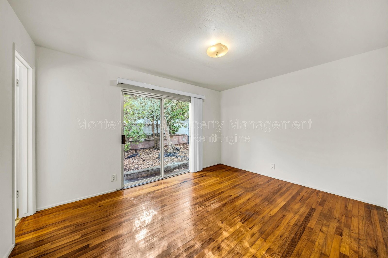 2100 David 0% property image