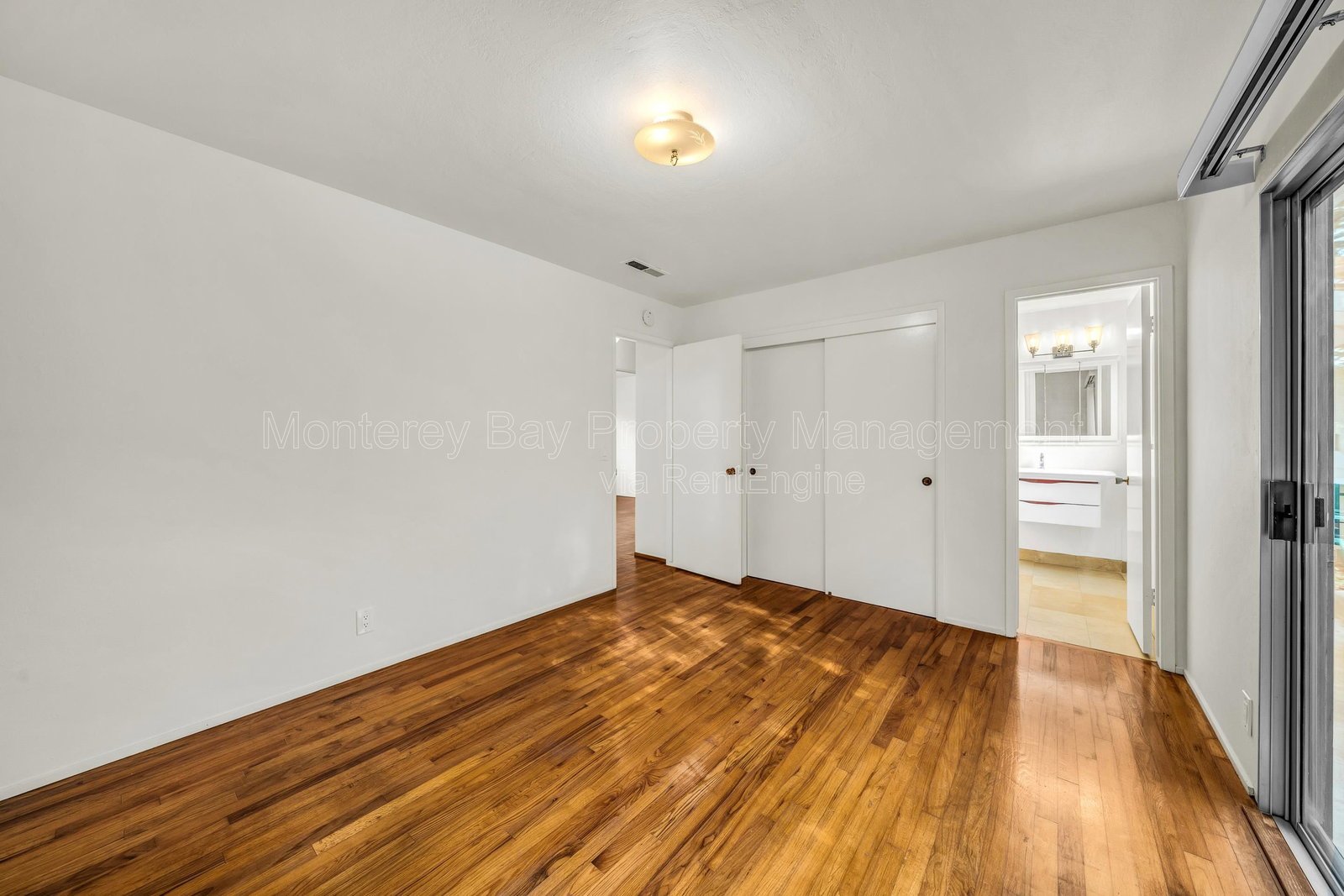 2100 David 0% property image