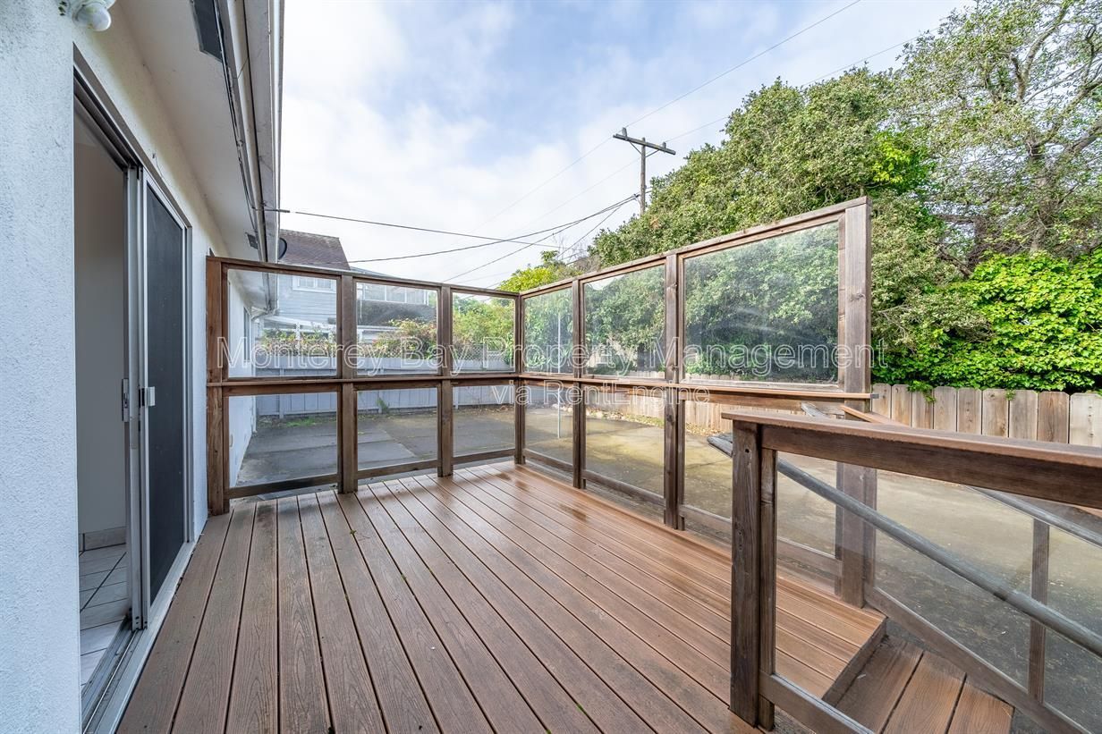 2100 David 0% property image