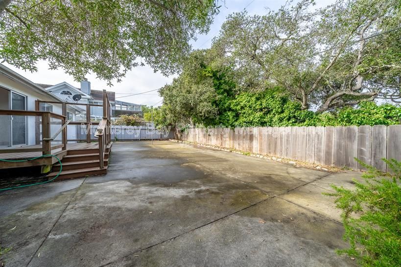 2100 David 0% property image