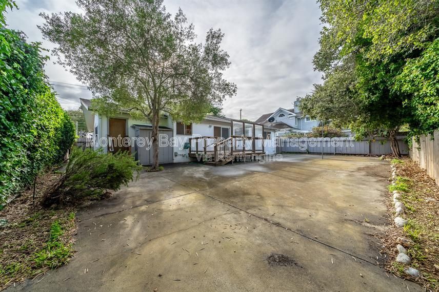 2100 David 0% property image