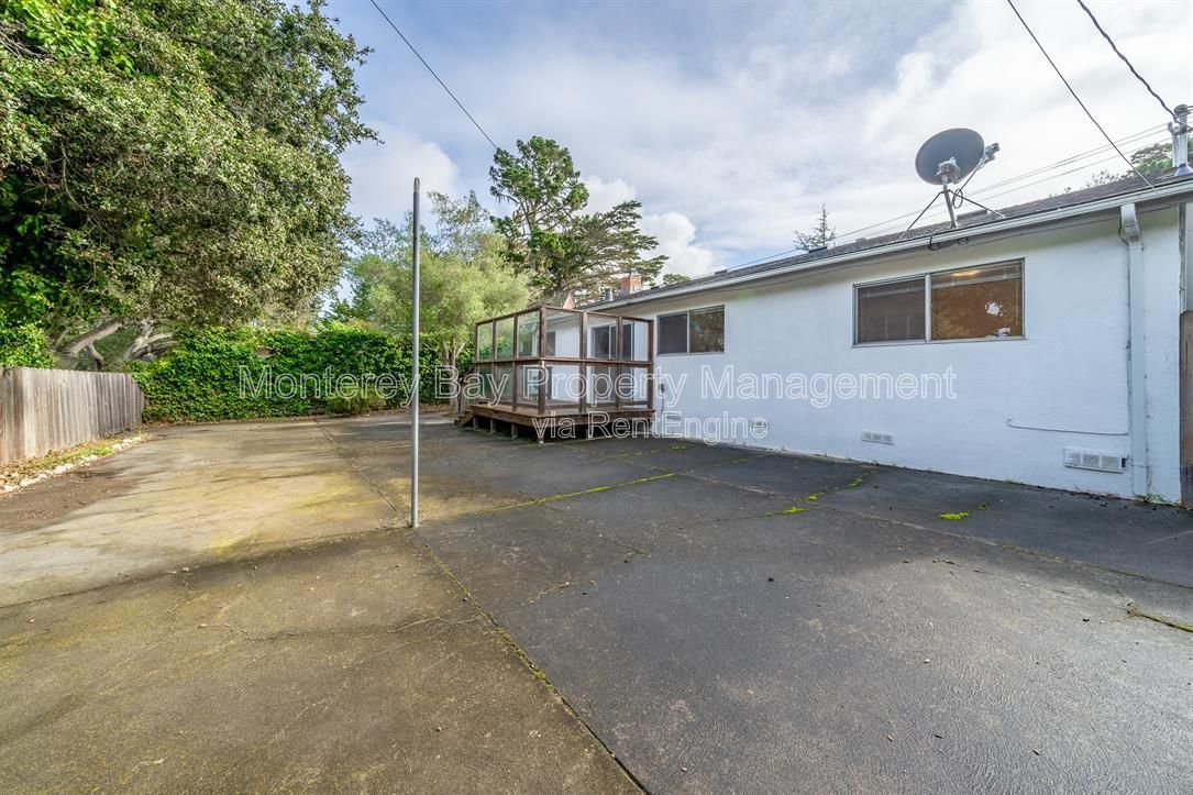 2100 David 0% property image