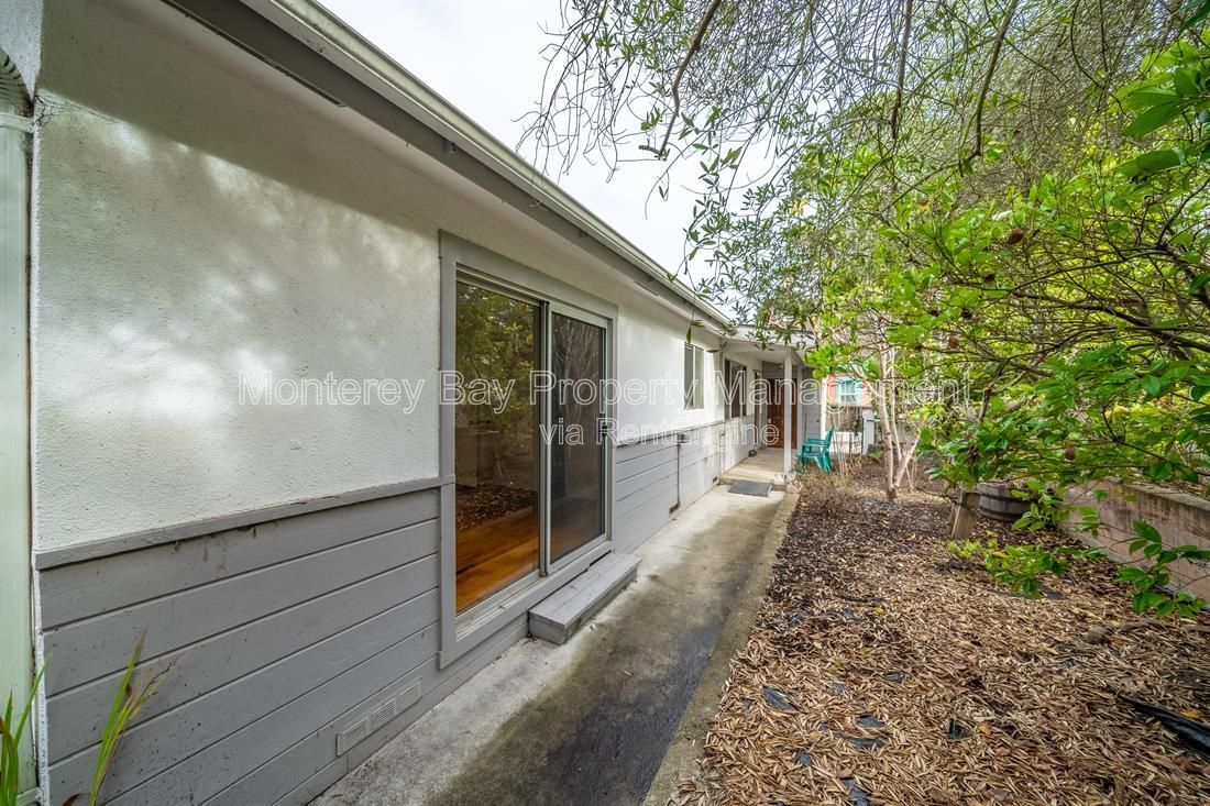 2100 David 0% property image