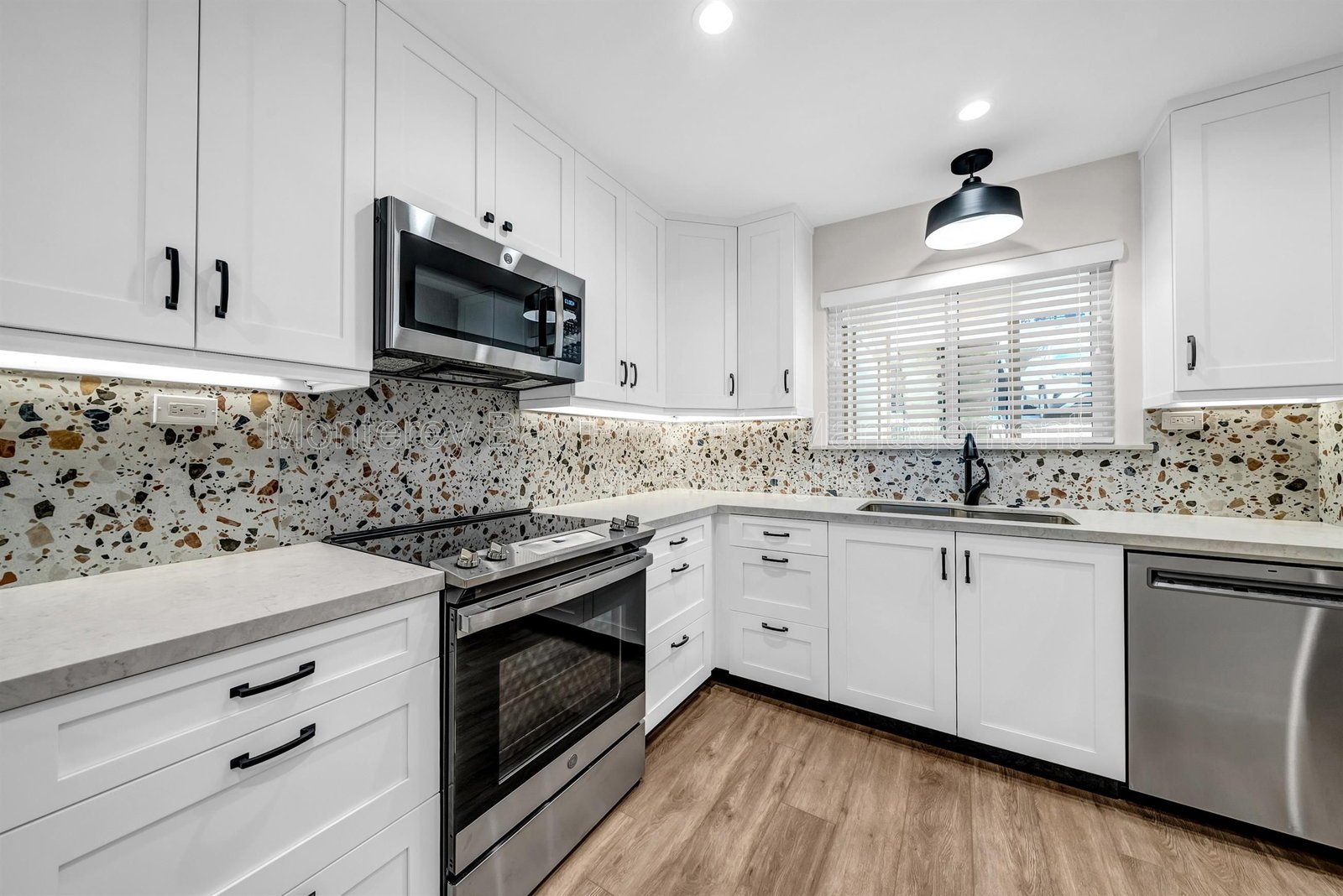 250FR19TPS property image