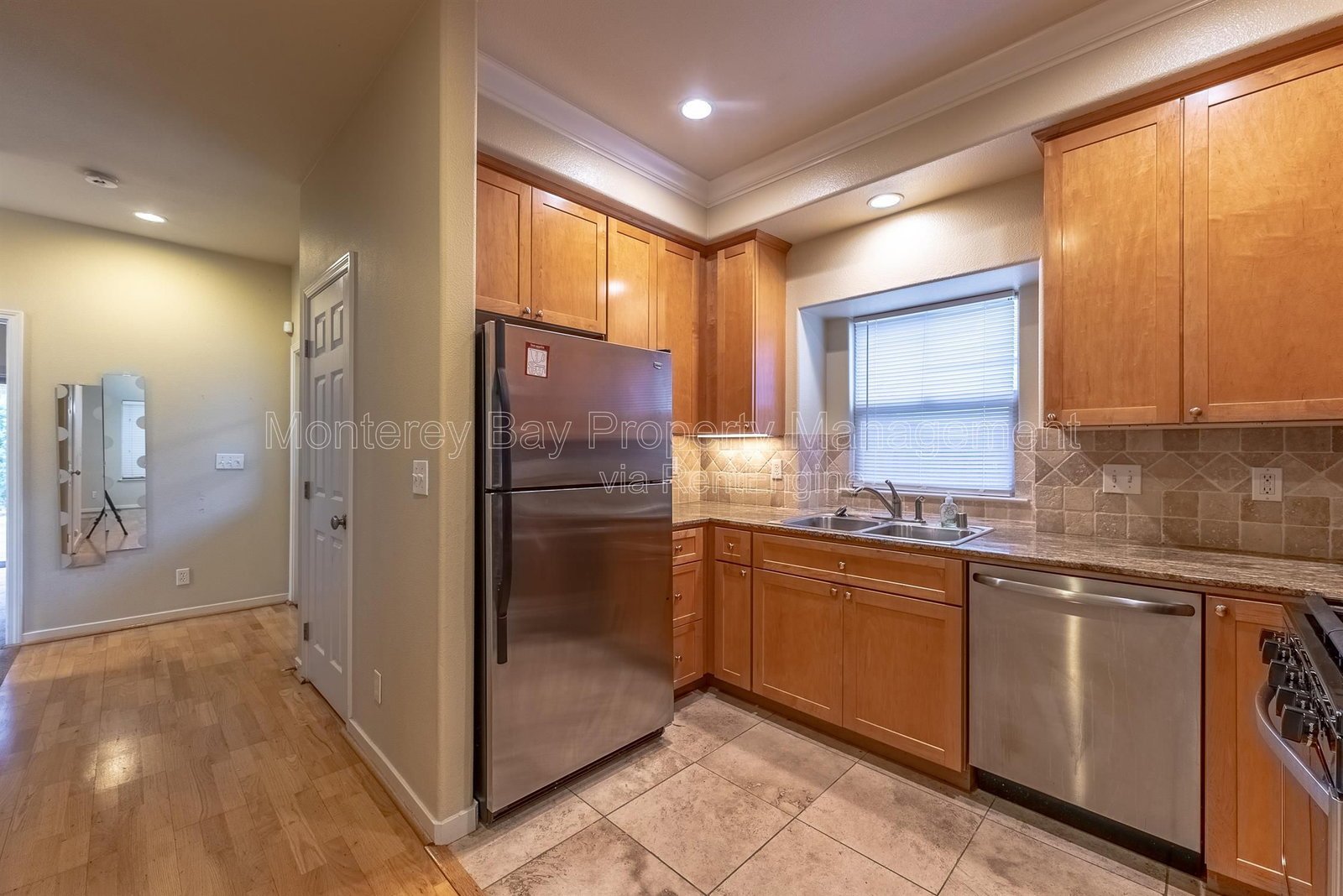 594 LopezAve. property image