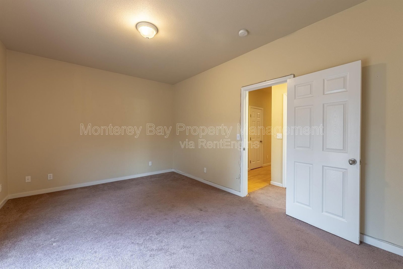 594 LopezAve. property image