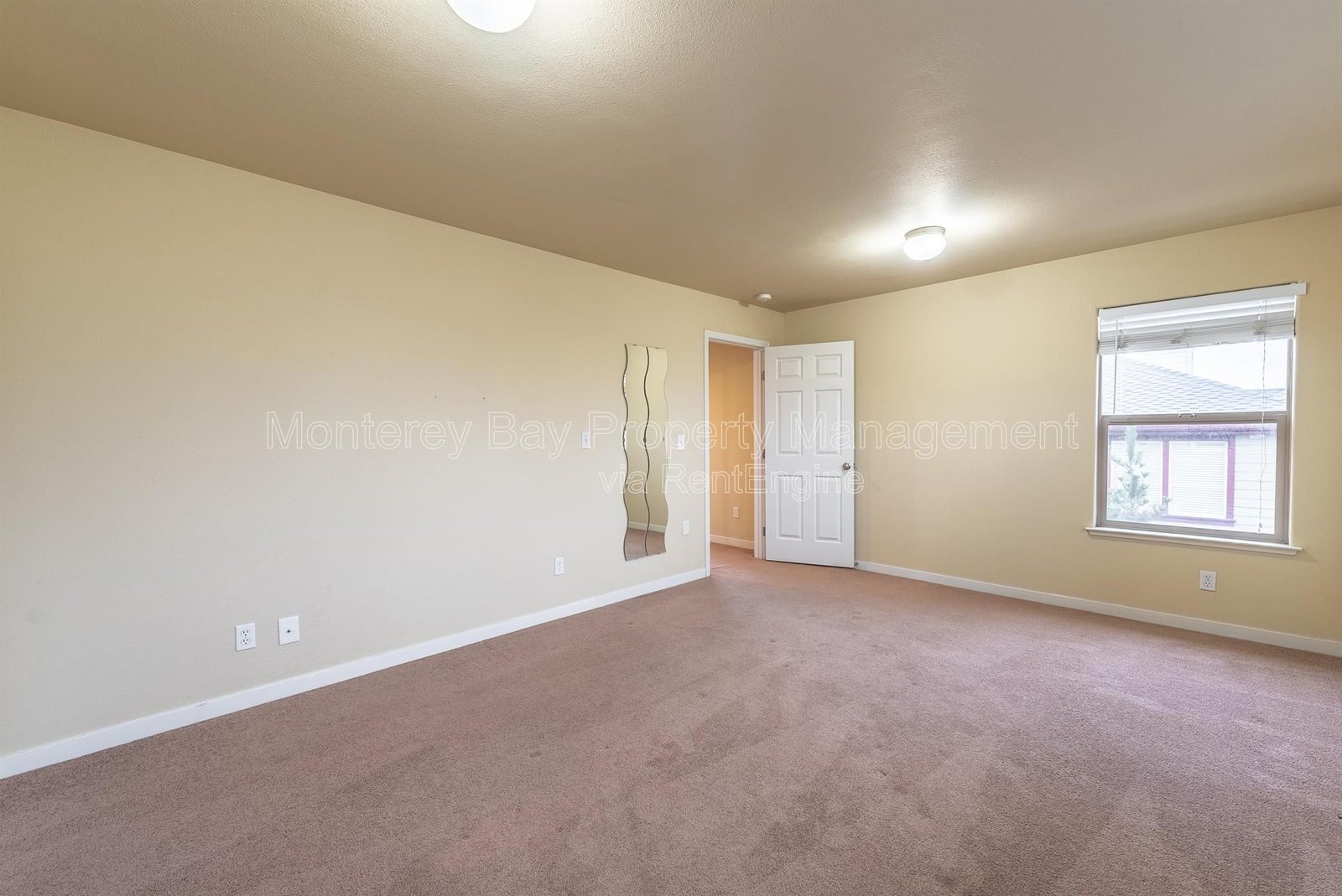 594 LopezAve. property image