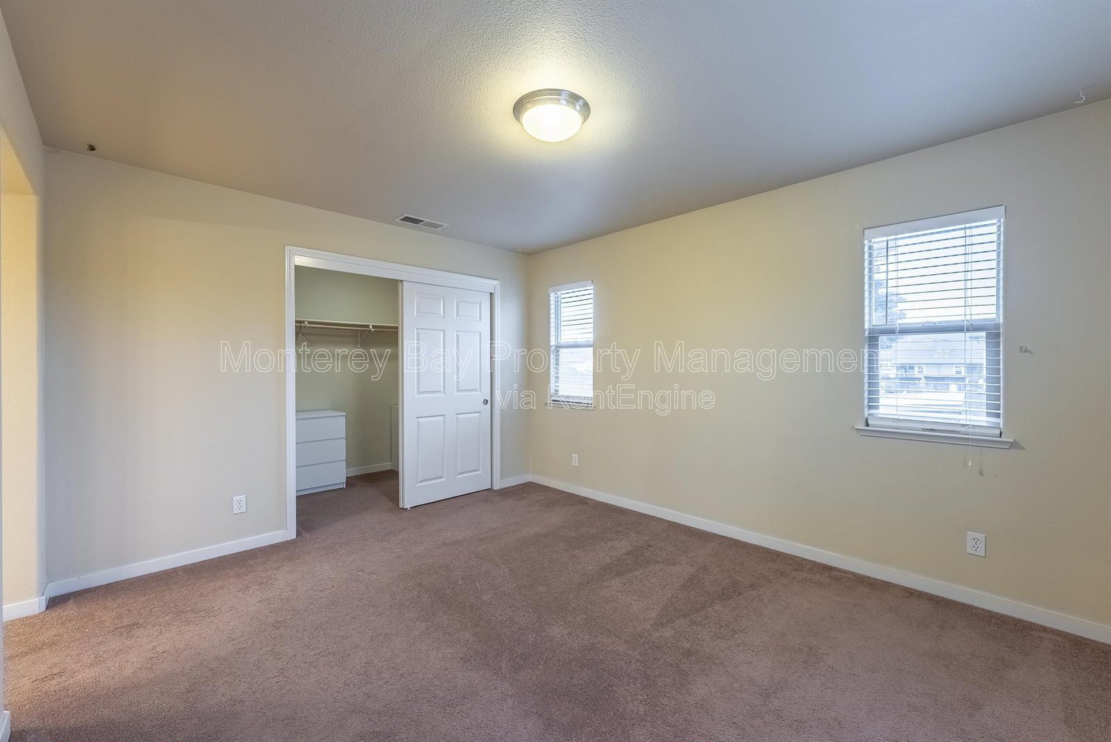 594 LopezAve. property image