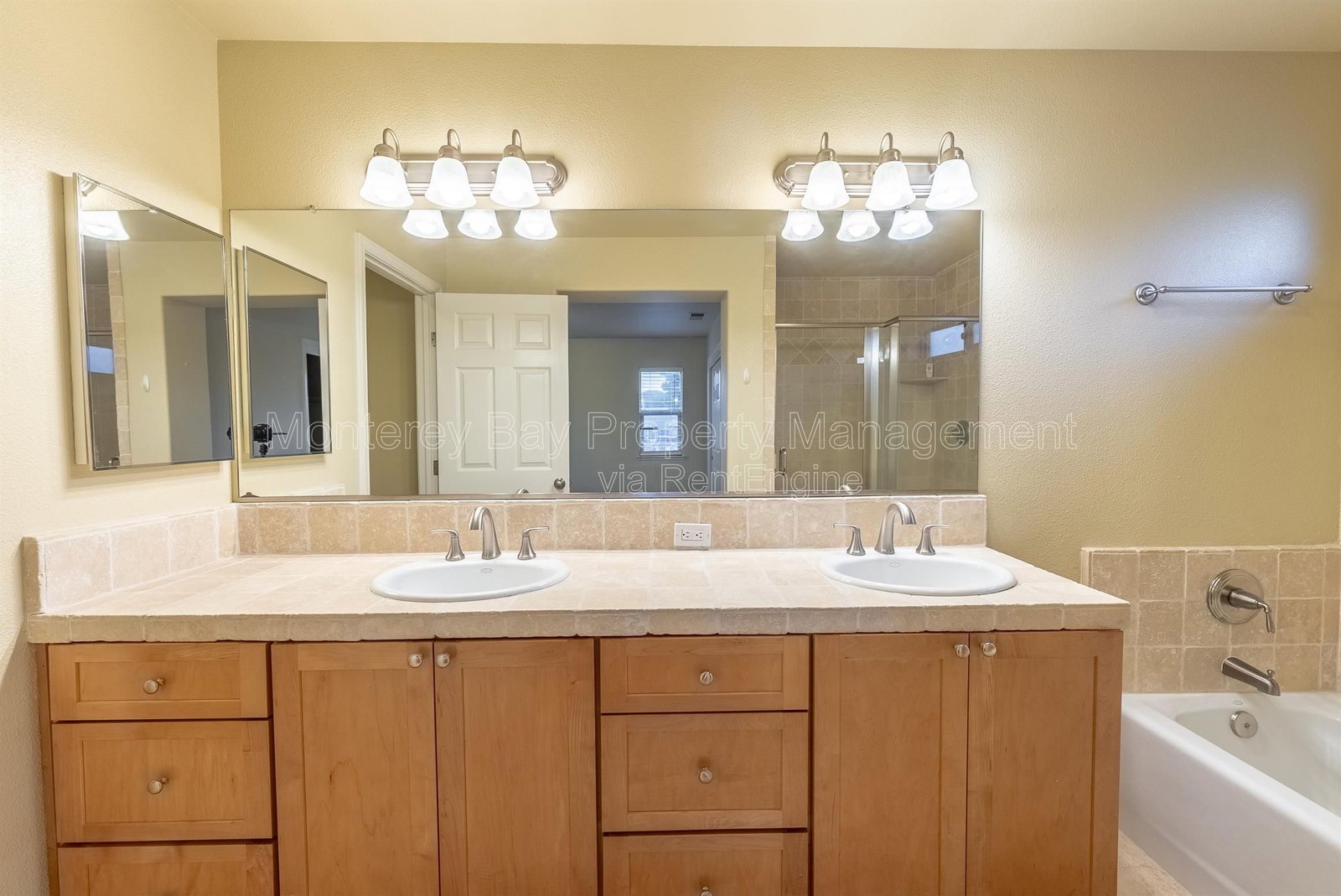 594 LopezAve. property image