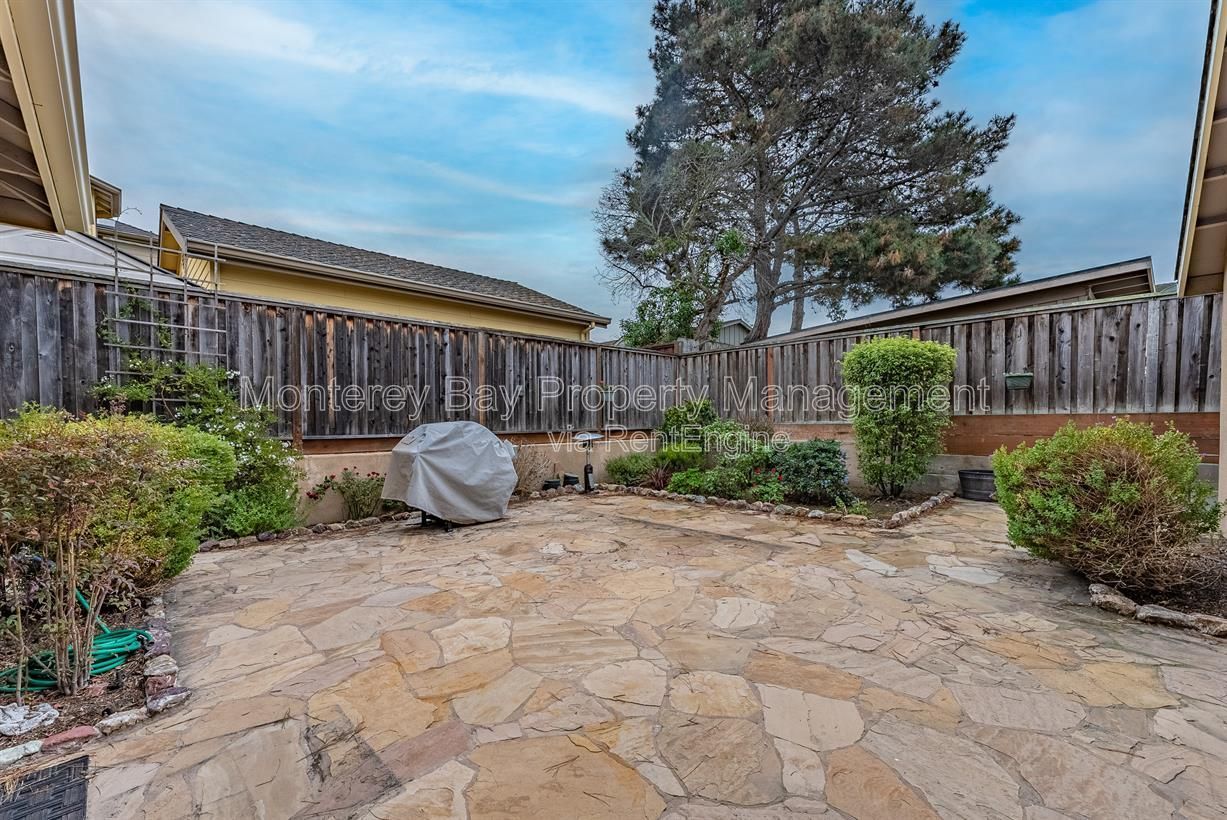 594 LopezAve. property image