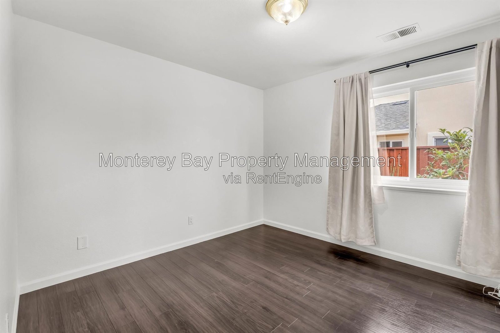 383 Hillcrest property image