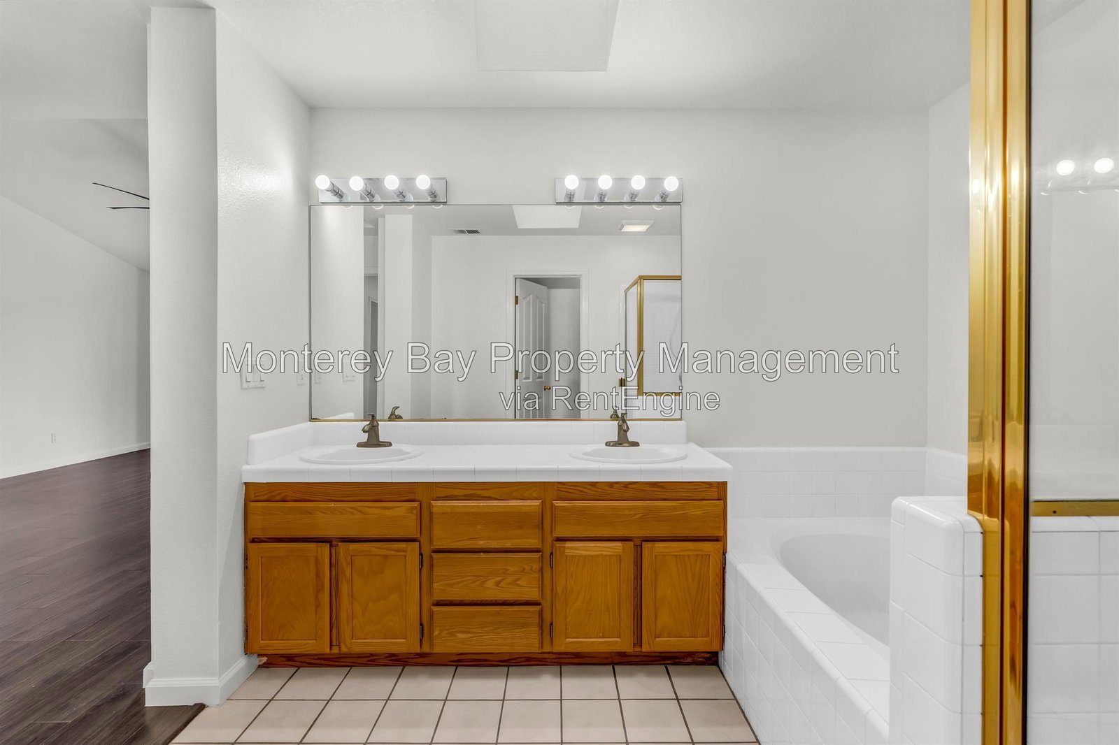 383 Hillcrest property image